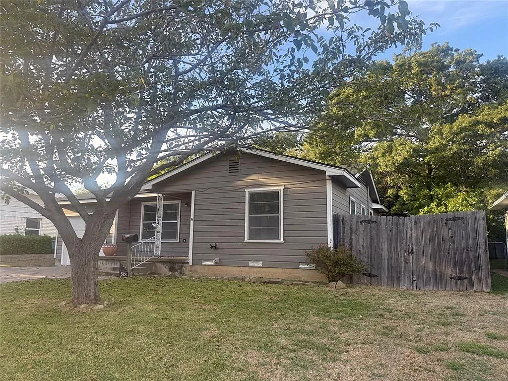 2 bed, 900 sqft, $1,350 — Photo 4