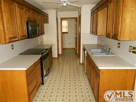 3rd image of 10017 Stoneleigh Dr