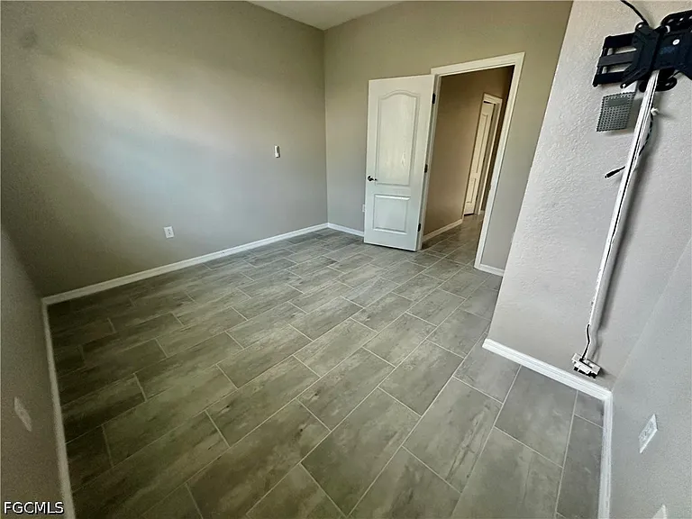 12952 Broomfield Ln — Photo 17