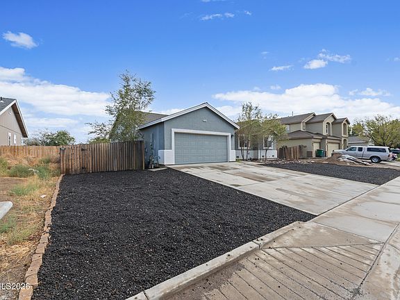 3rd image of 3140 Snowberry St