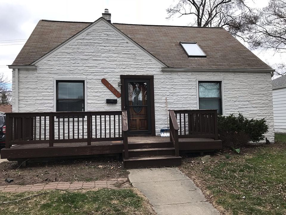 1st image of 1921 Barrett Ave