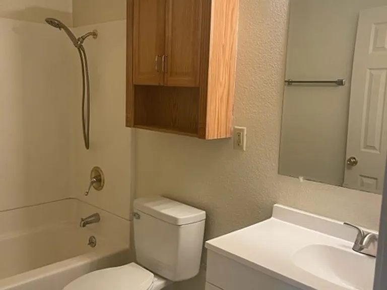 2056 Victor Ave — Photo 7