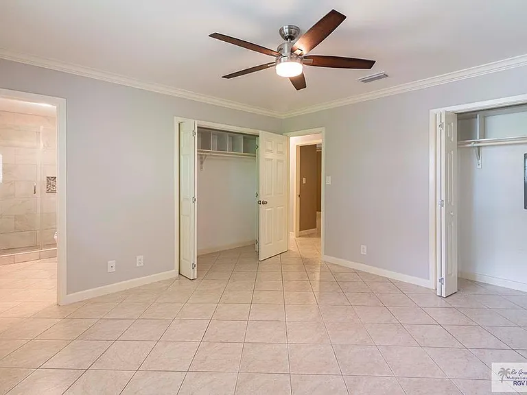 328 Creekbend Dr — Photo 15