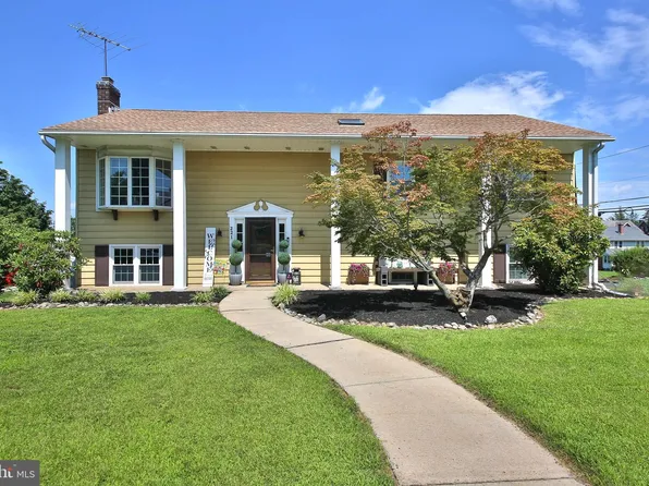 221 Madison Ave, Souderton, PA 18964