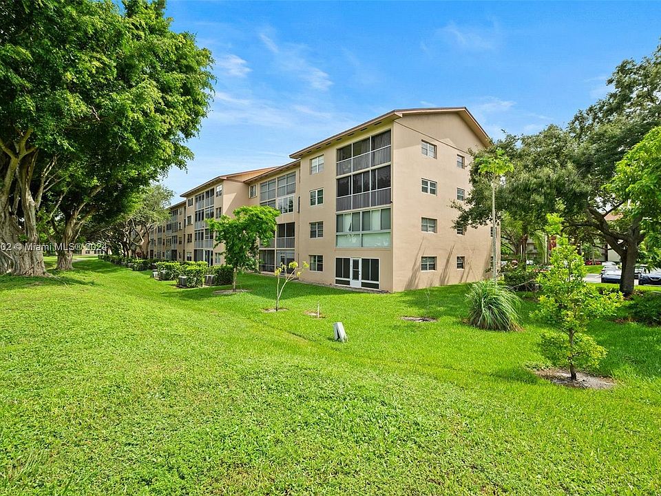 1st image of 700 SW 128th Ave APT 302C