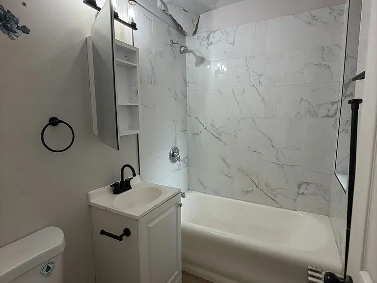 8242 S Drexel Ave — Photo 5