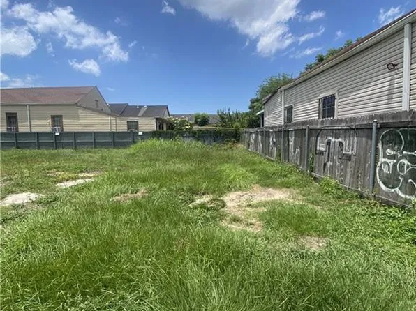2411 N Claiborne Ave, New Orleans, LA 70117