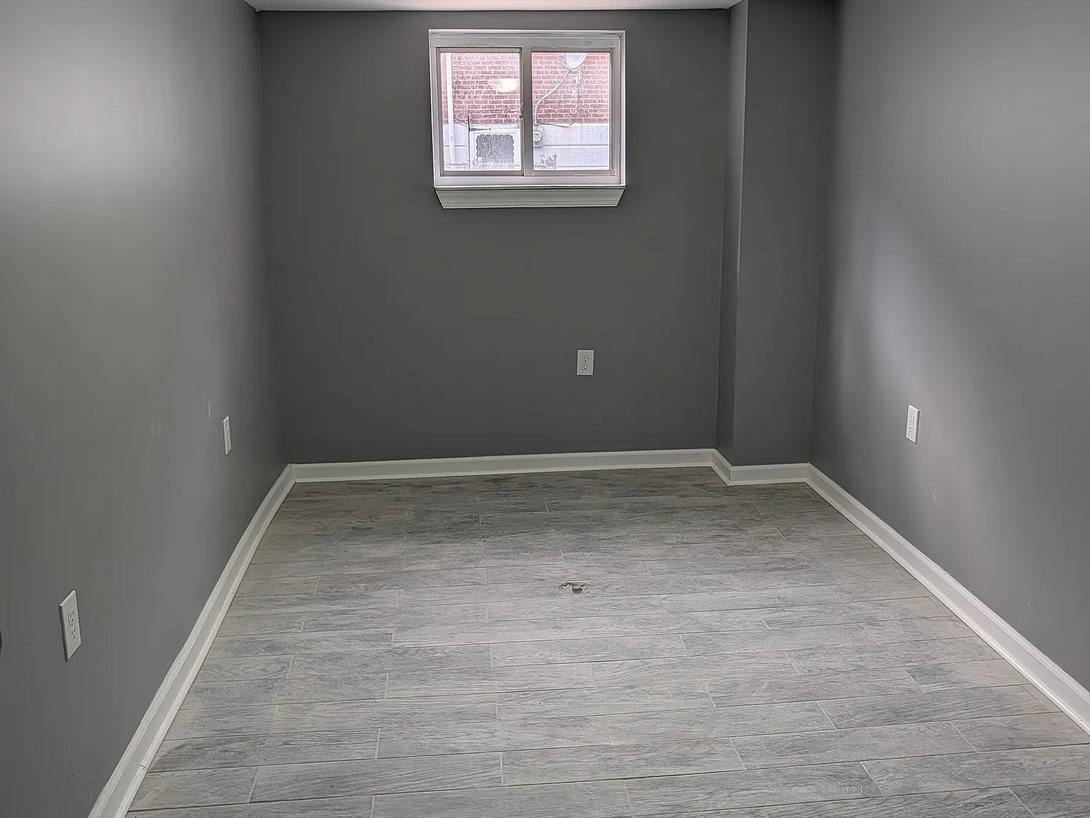 3 bed, 1040 sqft, $2,200 — Photo 3