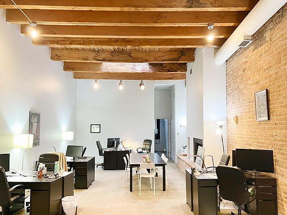 2nd image of 1113 W Armitage Ave APT 2