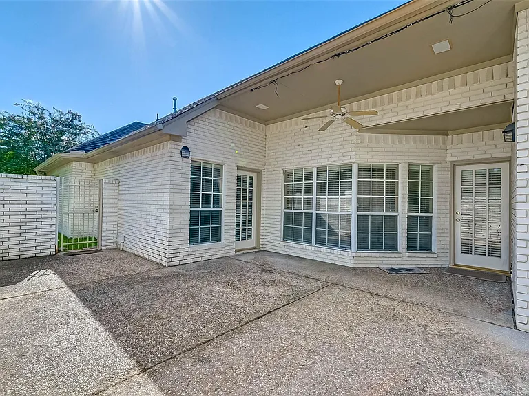 14303 Reissen Ln — Photo 31