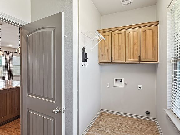 4th image of 10657 County Road 213