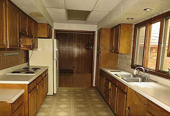 2nd image of 2371 E Kinsel Hwy