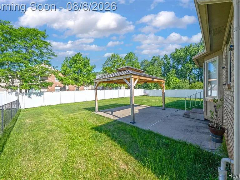 45925 Ashwood Ln — Photo 24
