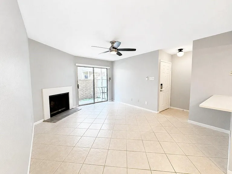 2120 El Paseo St #2305 — Photo 2