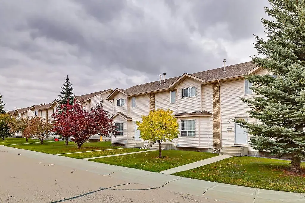 Kyte Crescent Townhomes — Photo 4