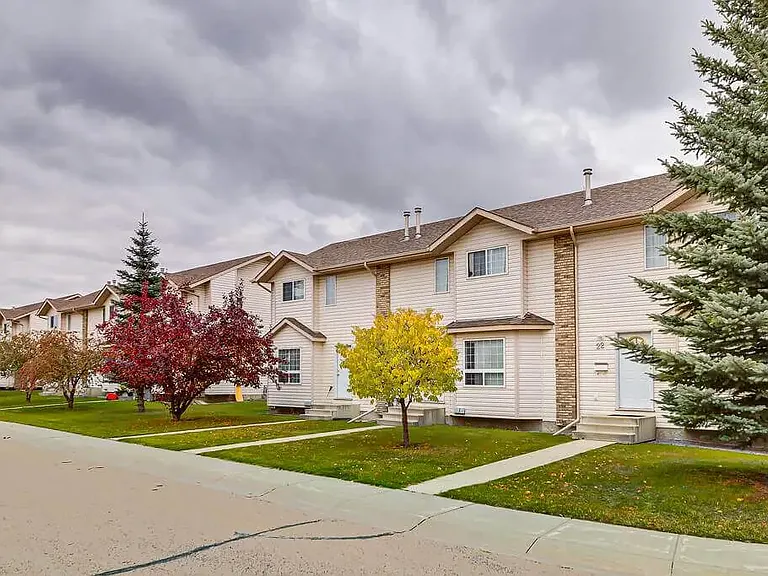 1 Kyte Cres #24-RED — Photo 4