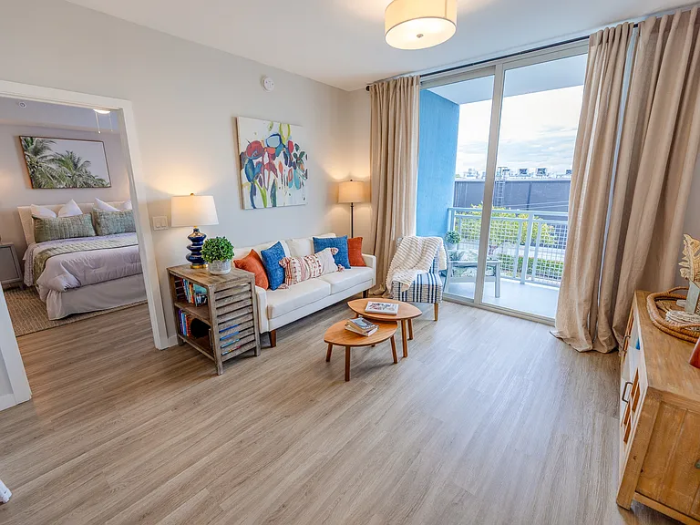 Pura Vida Hialeah Luxury Apartments — Photo 6