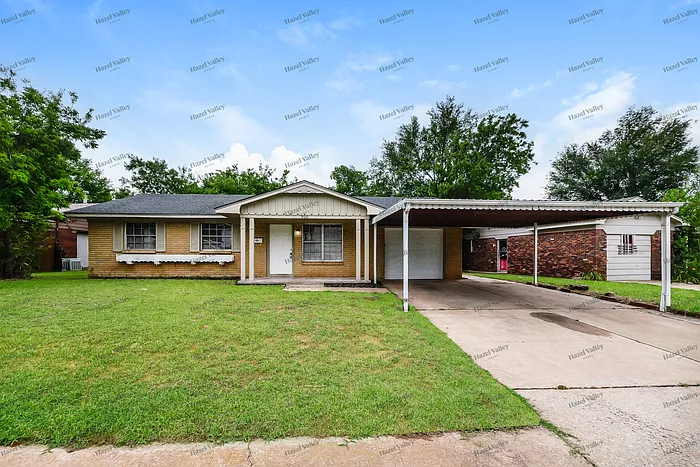 4 bed, 1.0 bath, 980 sqft, $1,295 — Photo 1