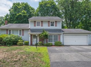 4 Douglas Dr, Little Falls, NJ 07424