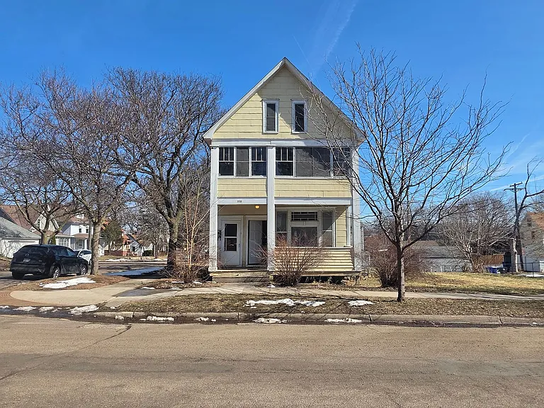 1136 Edgerton St — Photo 11