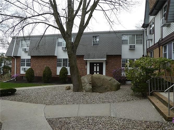 1st image of 11 Somerset Dr APT 11M