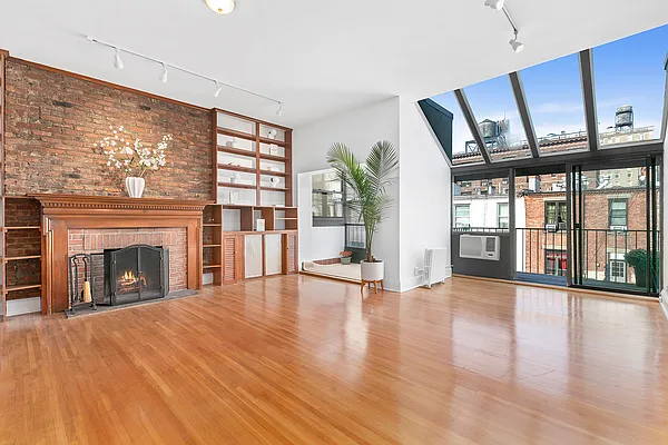 Sold by Compass | media 1