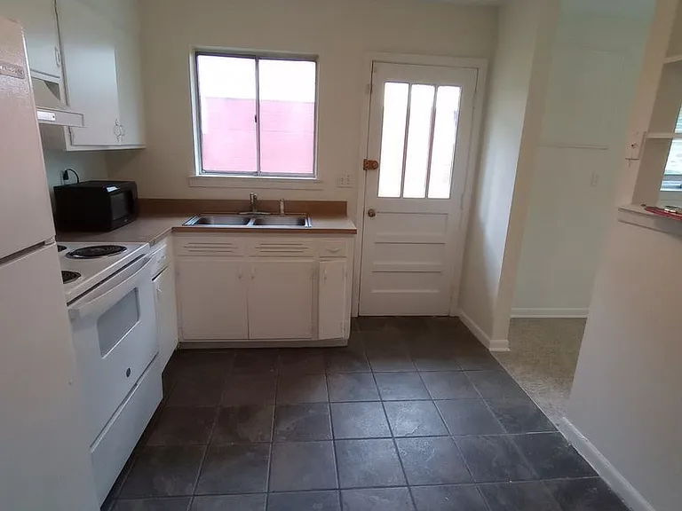 936 Fortwood St #A — Photo 21