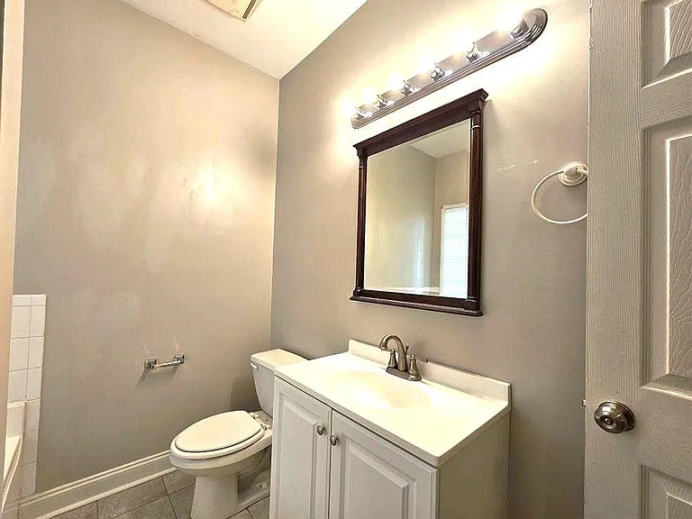718 N Evelyn Pl NW — Photo 8
