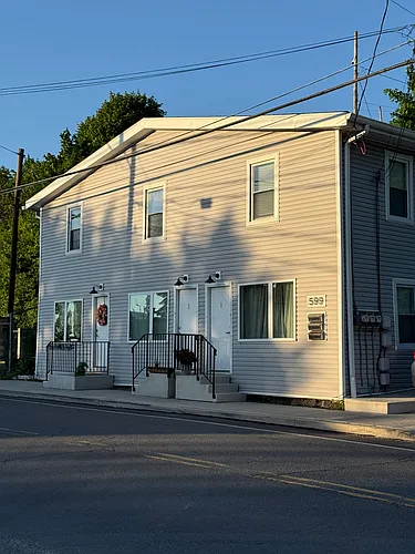 599 N Main St Photo 1