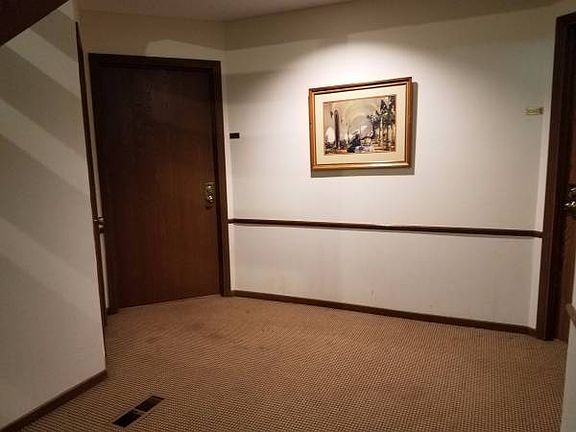 1608 - Hallway Entry_07122017