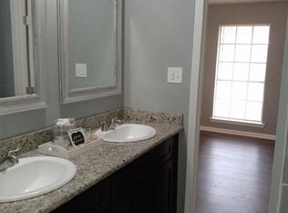 566 S Flannery Rd APT B, Baton Rouge, LA 70815