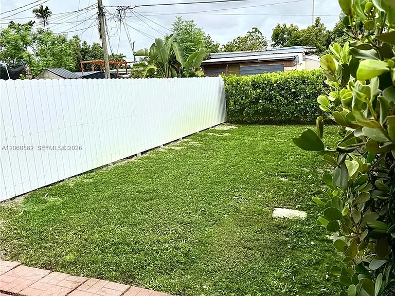 628 W 17th St #628 — Photo 6