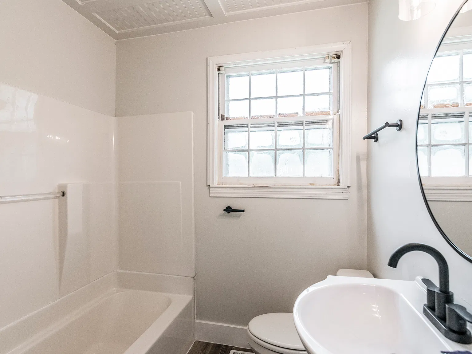 3 bed, 1131 sqft, $2,175 — Photo 3