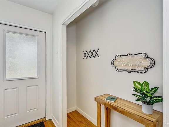 2nd image of 6 Ruffin Cir