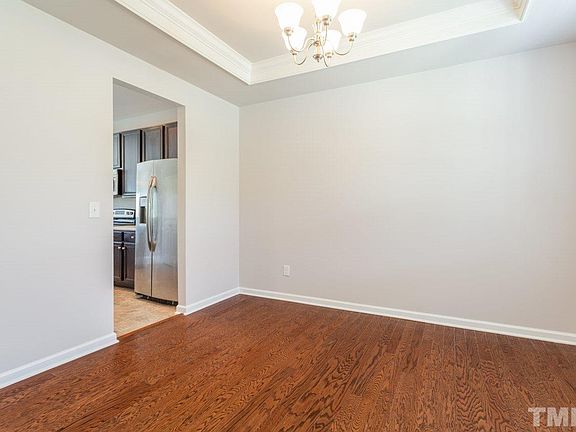 4th image of 44 Marsala Dr