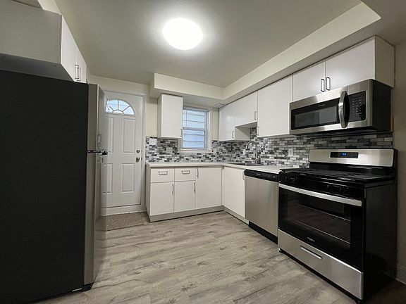 5th image of 2677 S 18th St