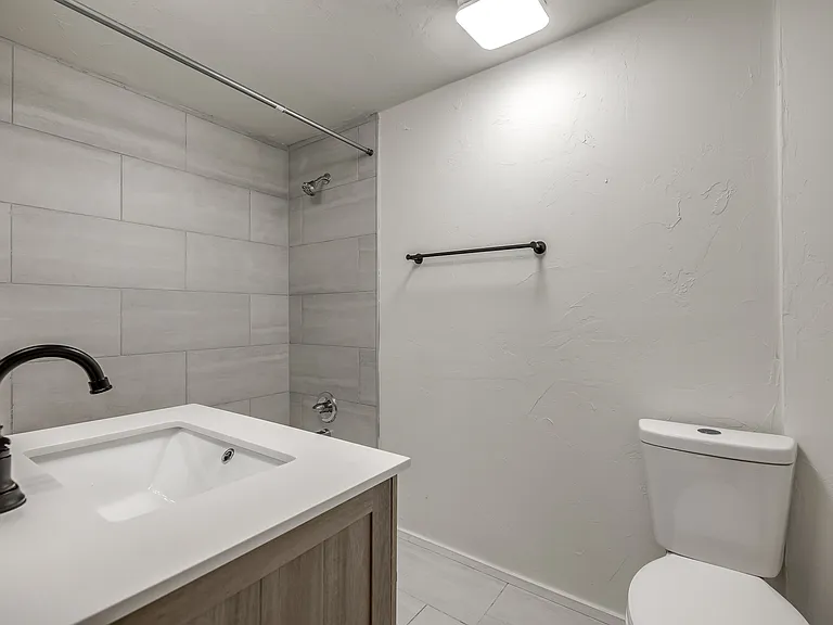 515 W Martin St — Photo 27