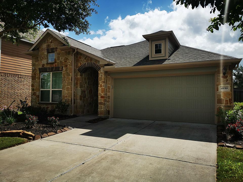1st image of 4939 Ginger Bluff Trl
