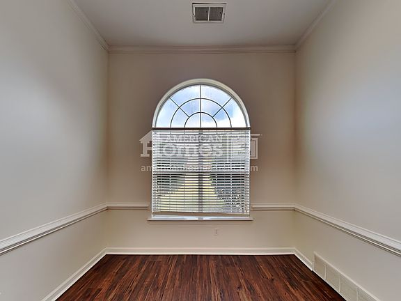 5th image of 7515 Mary Dr
