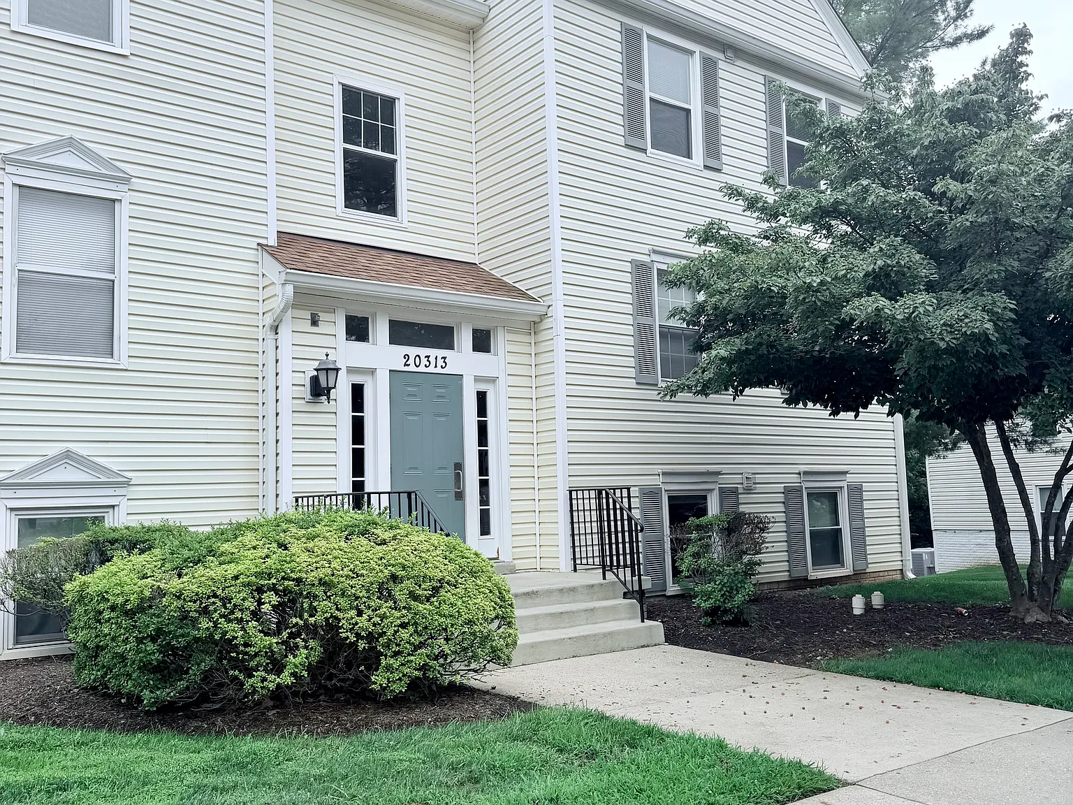 20313 Beaconfield Ter — Photo 1