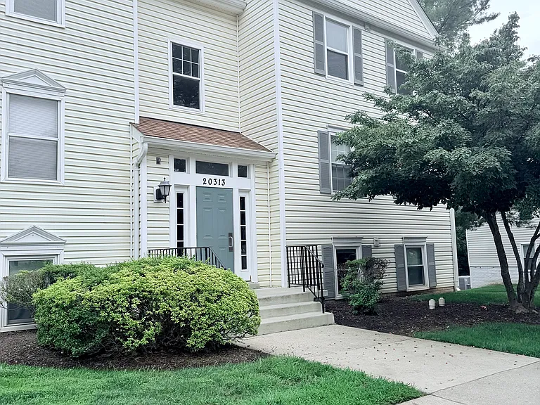 20313 Beaconfield Ter #B2 — Photo 1