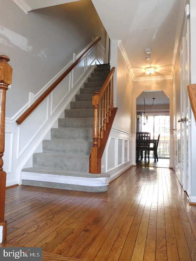 3 bed, 4.0 bath, 2634 sqft, $3,700 — Photo 3