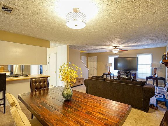 4th image of 3898 Trenton Dr