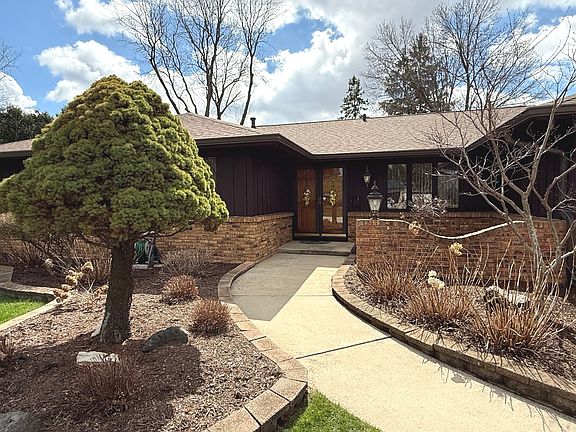3rd image of 2376 Wyckwood Dr