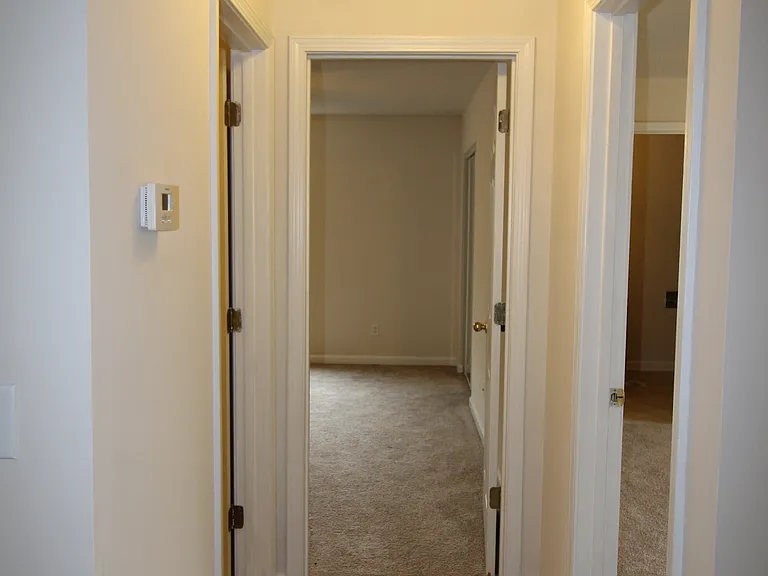 Broad Trace Apartments — Photo 7
