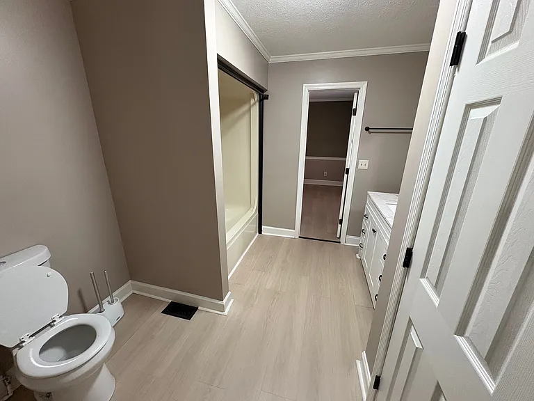 246 Park Rd SW #A — Photo 3