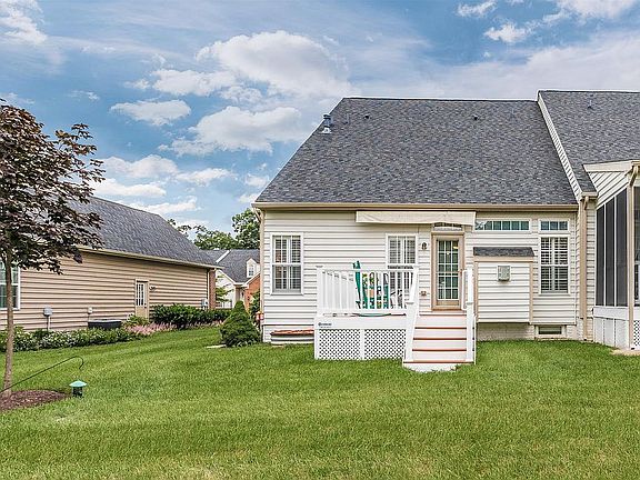 3rd image of 10571 Edwardian Ln #167