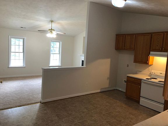 3rd image of 104 N Macon Ter