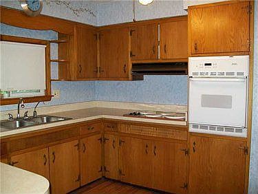 4th image of 3025 Maplewood Dr