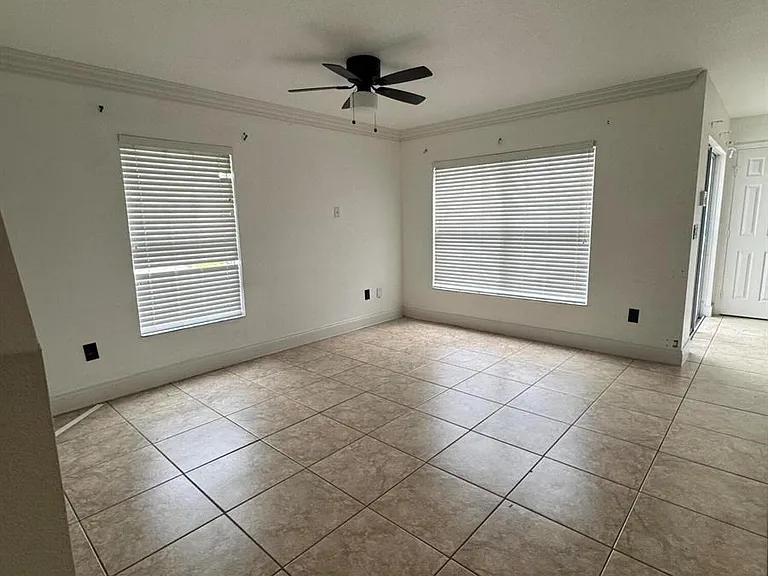 1733 Pointe West Way — Photo 9